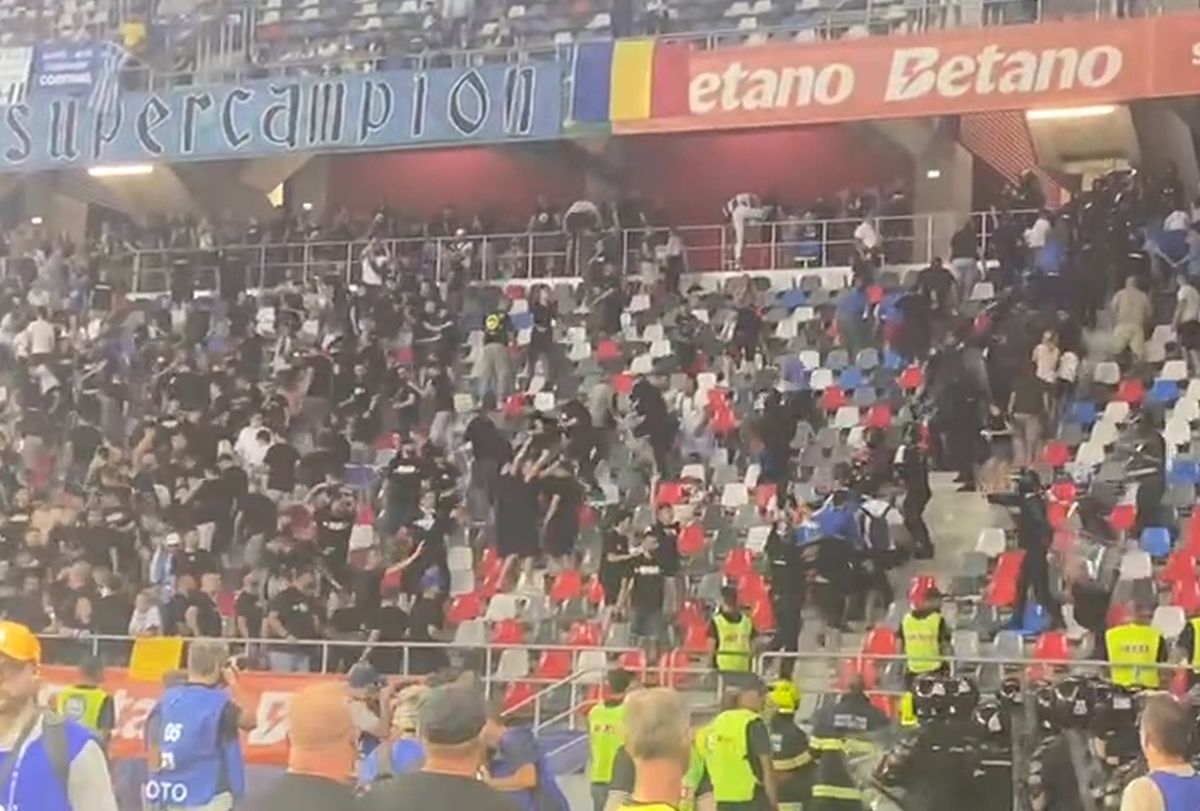 Momente violente în Ghencea! Ultrașii Stelei s-au încăierat cu jandarmii: de unde a pornit totul