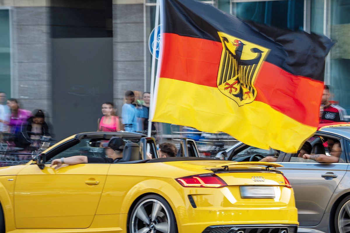 Inițiativă nemaivăzută la Euro 2024 » 7 milioane de euro distribuiți dintr-un fond special: au aplicat peste 4.300 de cluburi!