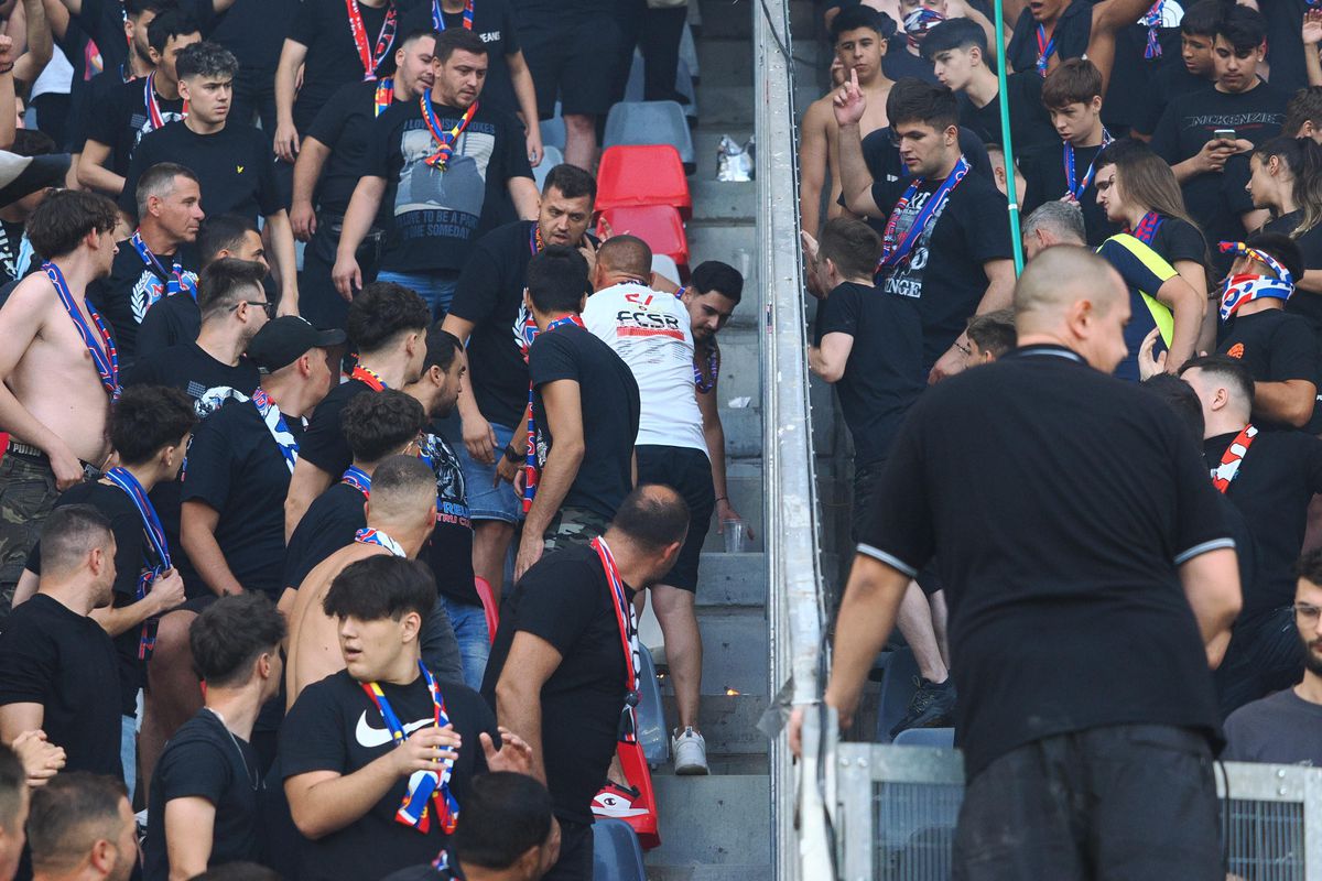 Peluza Sud și Peluza Nord, pentru prima dată față în față în Ghencea! Duel încins la Supercupa României » Mesajele afișate