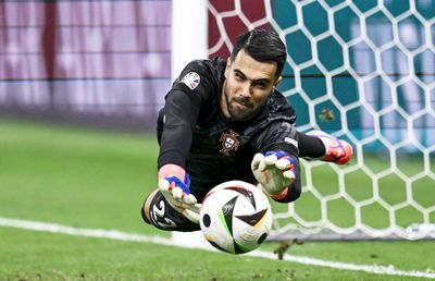 Povestea incredibilă a lui Diogo Costa, eroul Portugaliei care nu voia să intre în poartă și care îi va înfrunta pe Mbappe și Griezmann: „Nu mă gândeam decât să trag!"