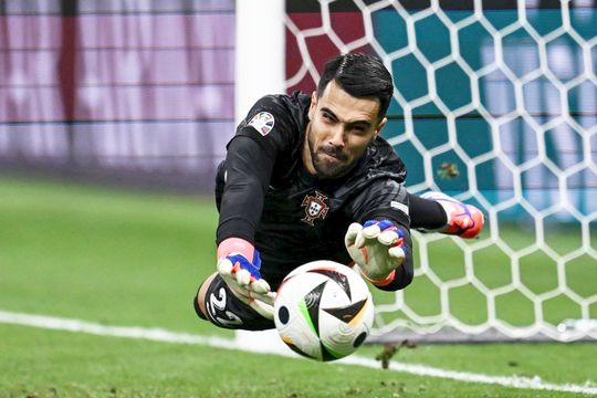 Diogo Costa a ghicit mereu colțul porții în care au șutat slovenii / Foto: Imago