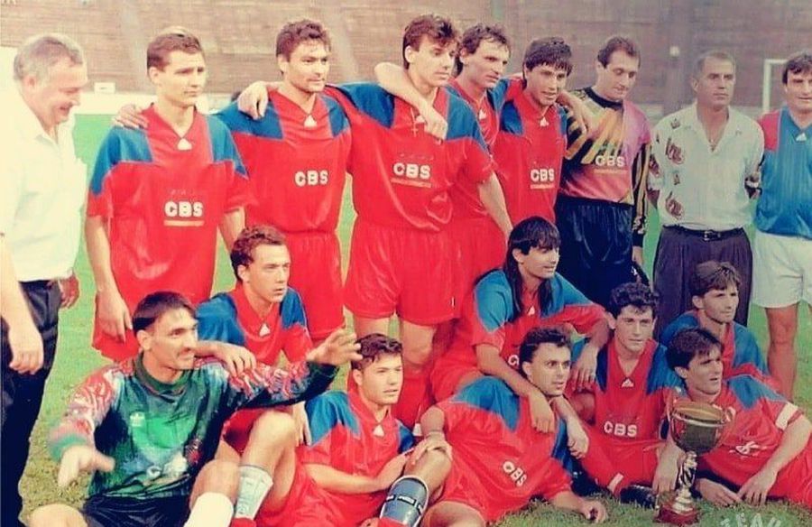 Steaua a câștigat prima ediție a Supercupei României, după 1-0 cu Gloria Bistriţa (1994). Foto: Facebook Ei sunt cei 10 jucători care au scris istorie în Supercupa României: unul va fi prezent sâmbătă, în confruntarea FCSB - CFR Cluj