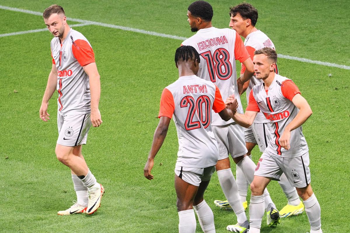 FCSB - Corvinul, 3-0 în Supercupa României » Campioana a făcut spectacol pe stadionul Steaua