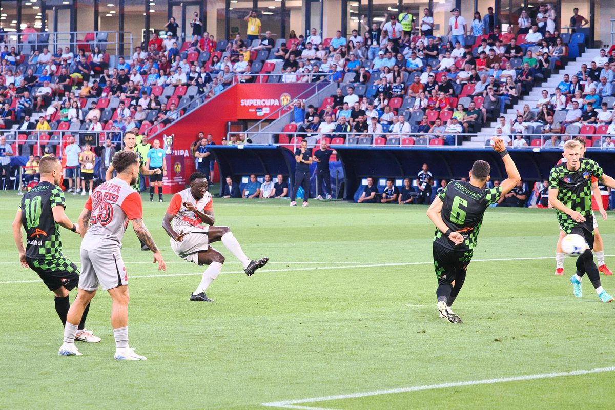 FCSB - Corvinul, 3-0 în Supercupa României » Campioana a făcut spectacol pe stadionul Steaua