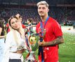 Toate iubitele pe gazon! Imagini de colecție: fotbaliștii celor de la FCSB au sărbătorit alături de partenere triumful din Supercupă » Momente superbe cu familiile lui Pintilii și Charalambous