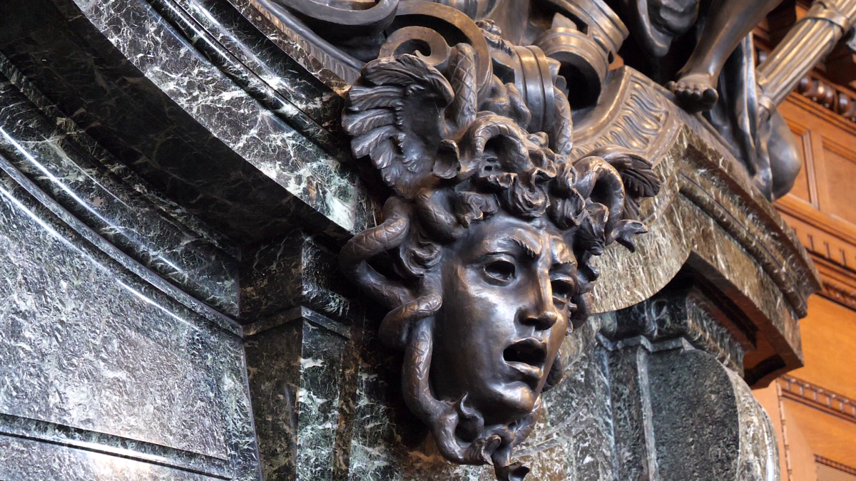 GSP a vizitat Sala 600, în care a avut loc celebrul proces de la Nürnberg! » Tehnologia modernă care zguduie privitorii: „hologramele” lui Goering sau Ribbentrop, mulate pe scaunele goale