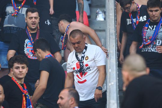 Bătălia galeriilor la FCSB - Corvinul. Peluza Sud Steaua a fost prezentă alături de hunedoreni / foto: Ionuț Iordache (GSP)