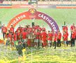 Toate iubitele pe gazon! Imagini de colecție: fotbaliștii celor de la FCSB au sărbătorit alături de partenere triumful din Supercupă » Momente superbe cu familiile lui Pintilii și Charalambous