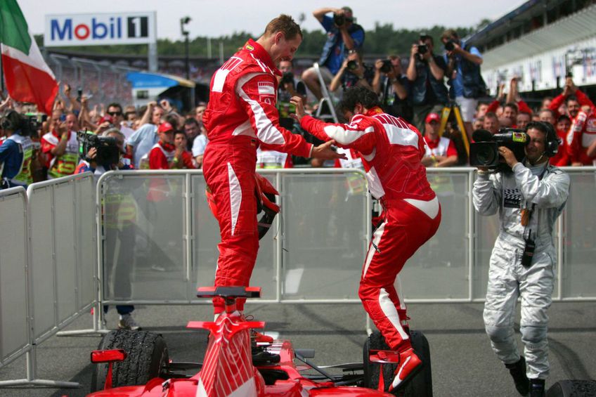Michael Schumacher și coechipierul de la Ferrari, Felipe Massa, în 2006, învingători pe Hockenheimring. Foto: Imago Images