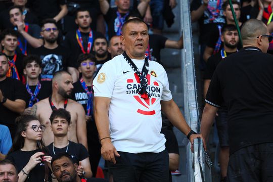 Bătălia galeriilor la FCSB - Corvinul. Peluza Sud Steaua a fost prezentă alături de hunedoreni / foto: Ionuț Iordache (GSP)