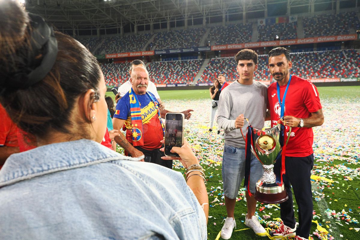 Toate iubitele pe gazon! Imagini de colecție: fotbaliștii celor de la FCSB au sărbătorit alături de partenere triumful din Supercupă » Momente superbe cu familiile lui Pintilii și Charalambous