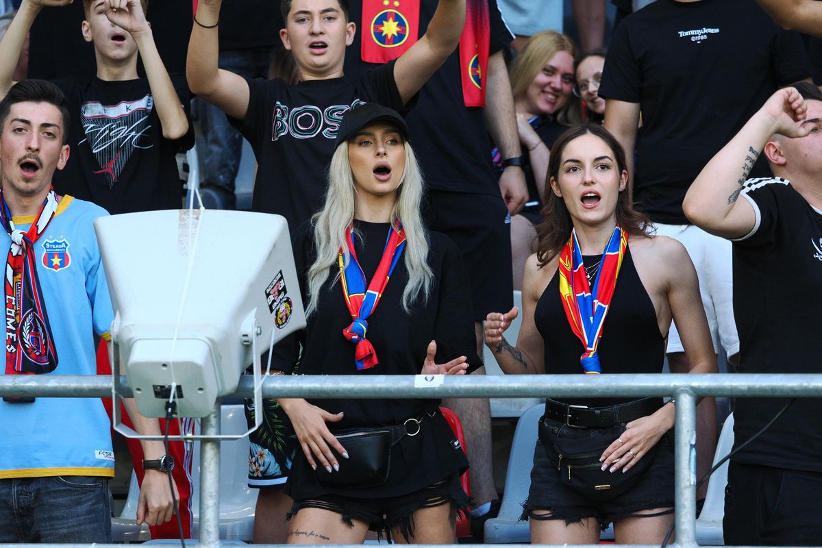 Peluza Sud și Peluza Nord, pentru prima dată față în față în Ghencea! Duel încins la Supercupa României » Mesajele afișate