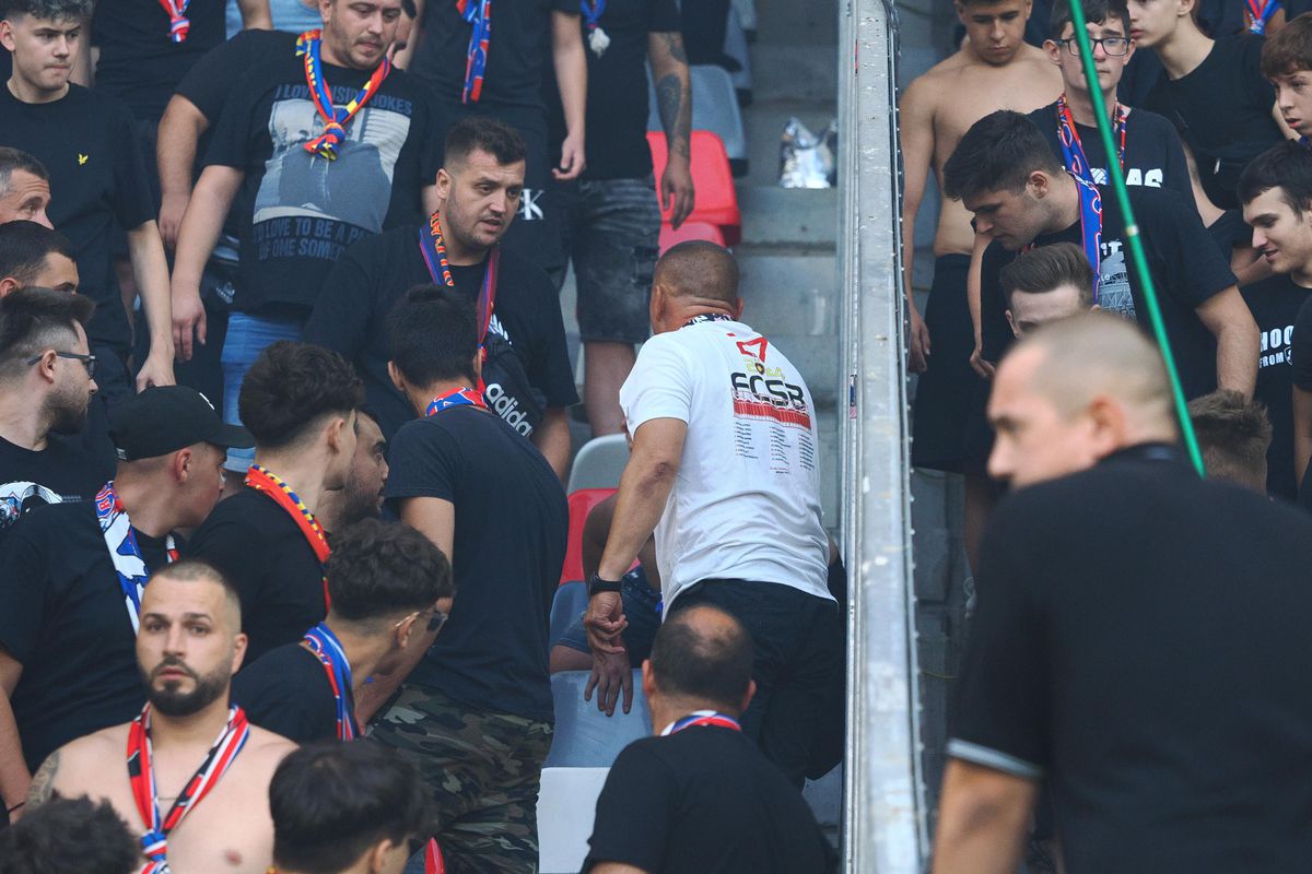 Peluza Sud și Peluza Nord, pentru prima dată față în față în Ghencea! Duel încins la Supercupa României » Mesajele afișate