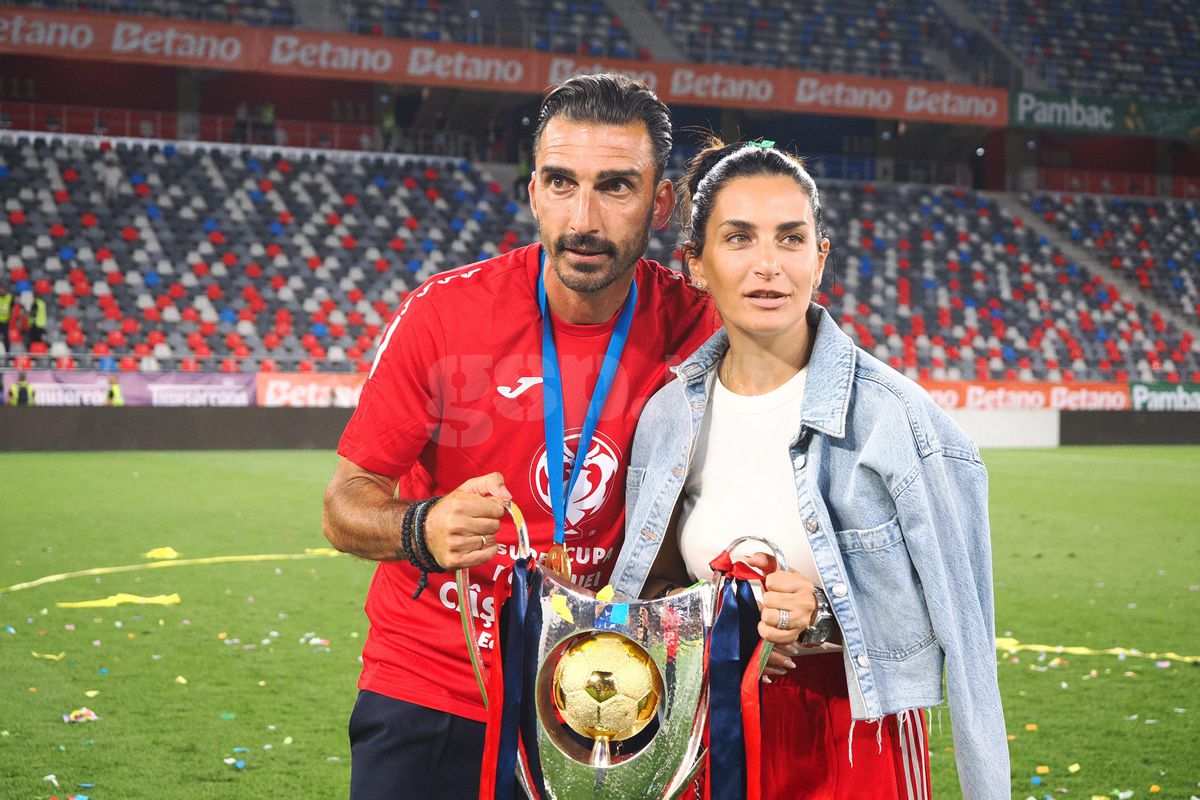 Imagini de colecție: fotbaliștii de la FCSB au sărbătorit alături de partenere triumful din Supercupa României