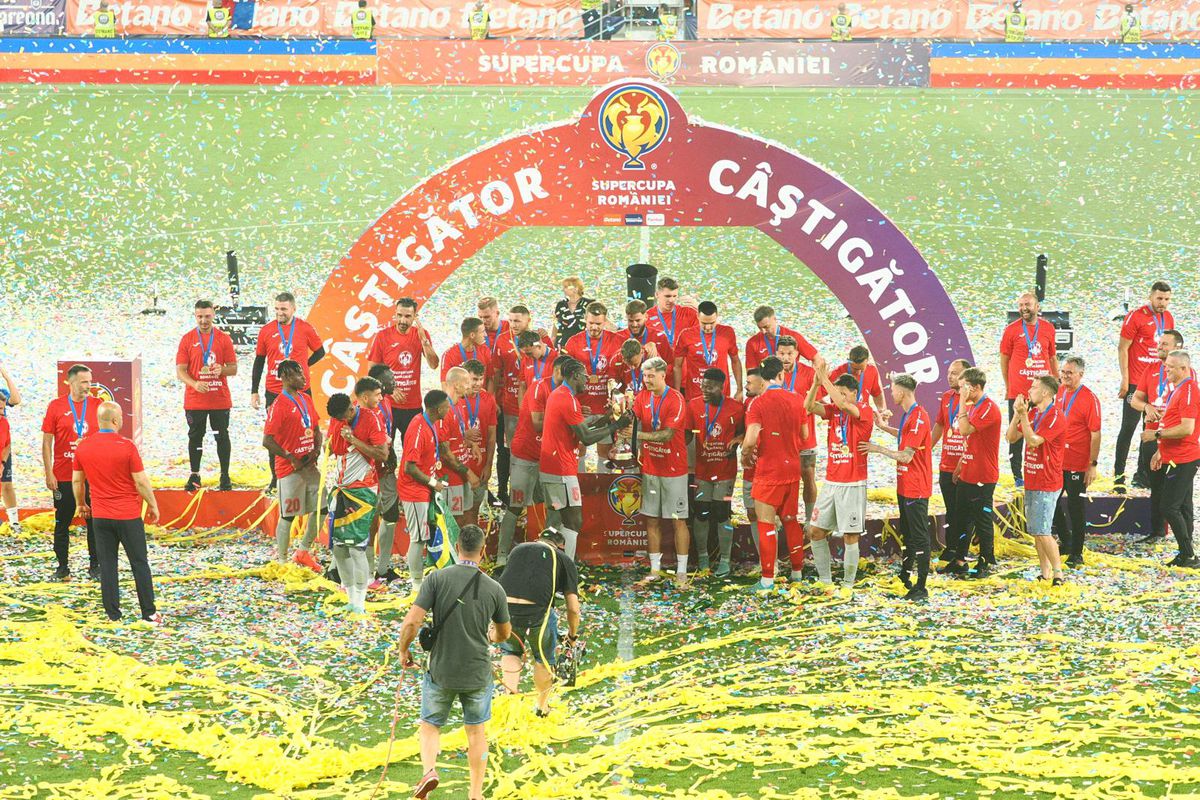 FCSB - Hunedoara, imagini de la decernarea trofeului