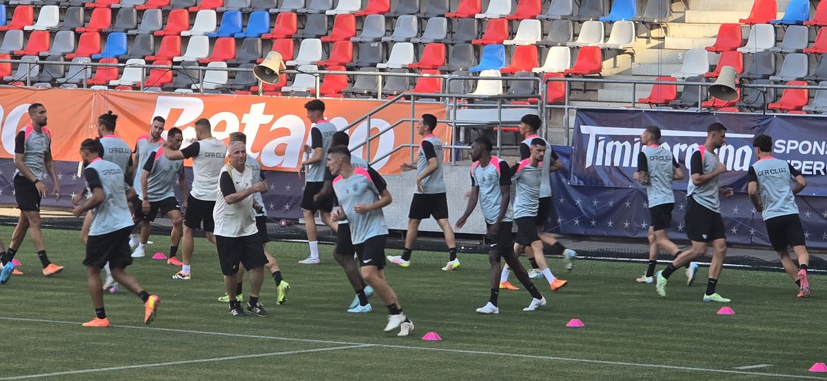 CFR Cluj, DECIMATĂ înaintea Supercupei cu FCSB: cinci absenți importanți + ce l-a șocat pe Dan Petrescu la stadionul „Steaua”