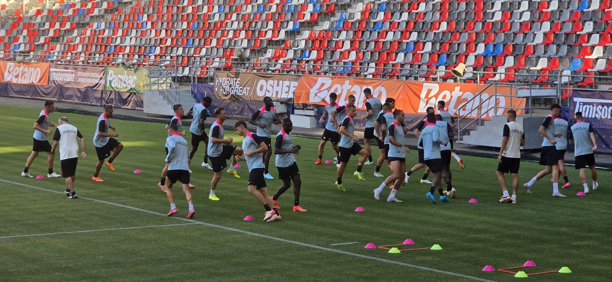 CFR Cluj, DECIMATĂ înaintea Supercupei cu FCSB: cinci absenți importanți + ce l-a șocat pe Dan Petrescu la stadionul „Steaua”