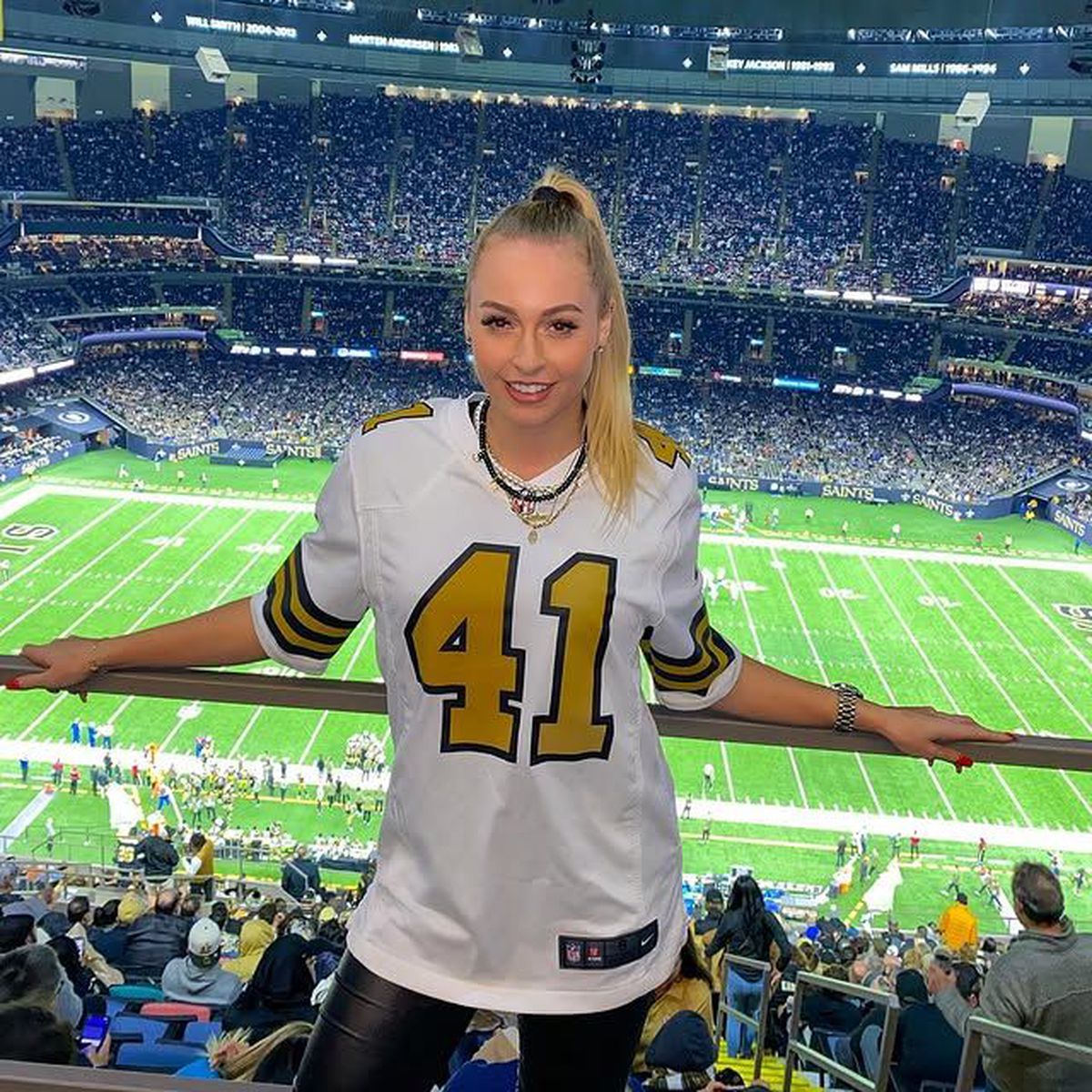 „Încing” iarba la Wimbledon » Cele mai frumoase jucătoare de tenis se vor duela sâmbătă la dublu