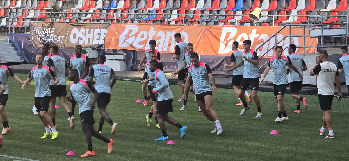 CFR Cluj, DECIMATĂ înaintea Supercupei cu FCSB: cinci absenți importanți + ce l-a șocat pe Dan Petrescu la stadionul „Steaua”