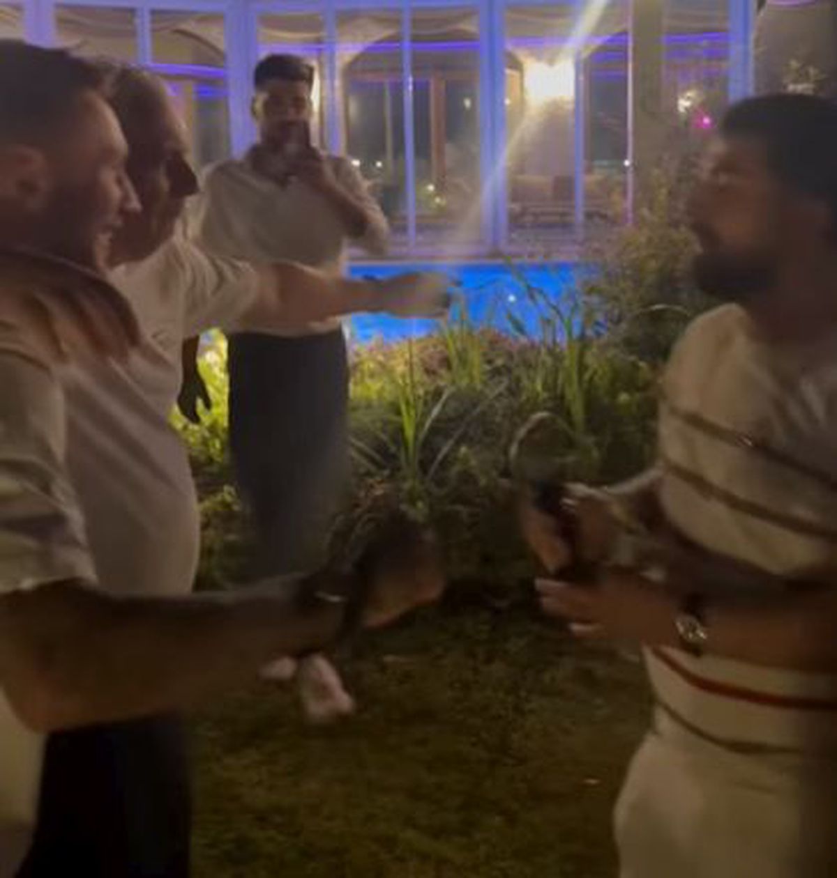 Marius Șumudică s-a distrat cu lăutarii la ziua de naștere a lui Denis Drăguș