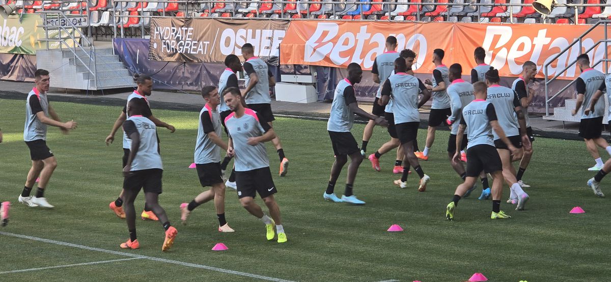 CFR Cluj, DECIMATĂ înaintea Supercupei cu FCSB: cinci absenți importanți + ce l-a șocat pe Dan Petrescu la stadionul „Steaua”