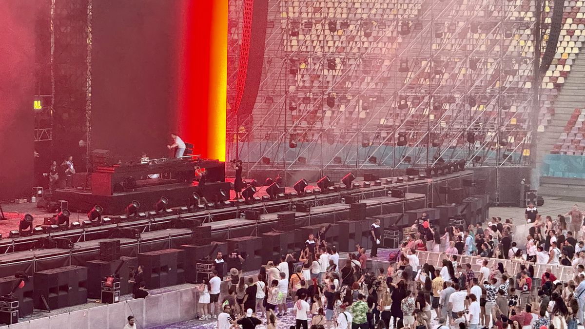 Arena Națională s-a transformat pentru Neversea Kapital! Imagini din prima zi a festivalului din București