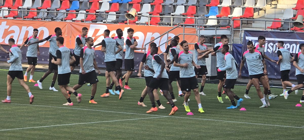 CFR Cluj, DECIMATĂ înaintea Supercupei cu FCSB: cinci absenți importanți + ce l-a șocat pe Dan Petrescu la stadionul „Steaua”