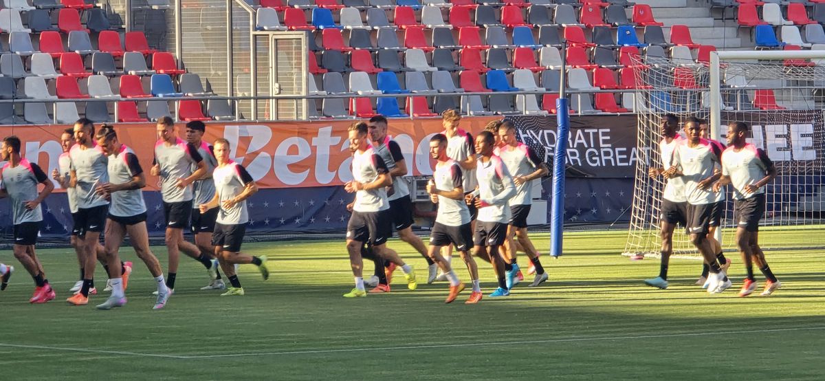 CFR Cluj, DECIMATĂ înaintea Supercupei cu FCSB: cinci absenți importanți + ce l-a șocat pe Dan Petrescu la stadionul „Steaua”