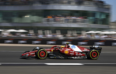 Lewis Hamilton a stabilit ritmul la începutul weekendului de la Silverstone! Pierre Gasly și Gabriel Bortolet au ieșit în decor