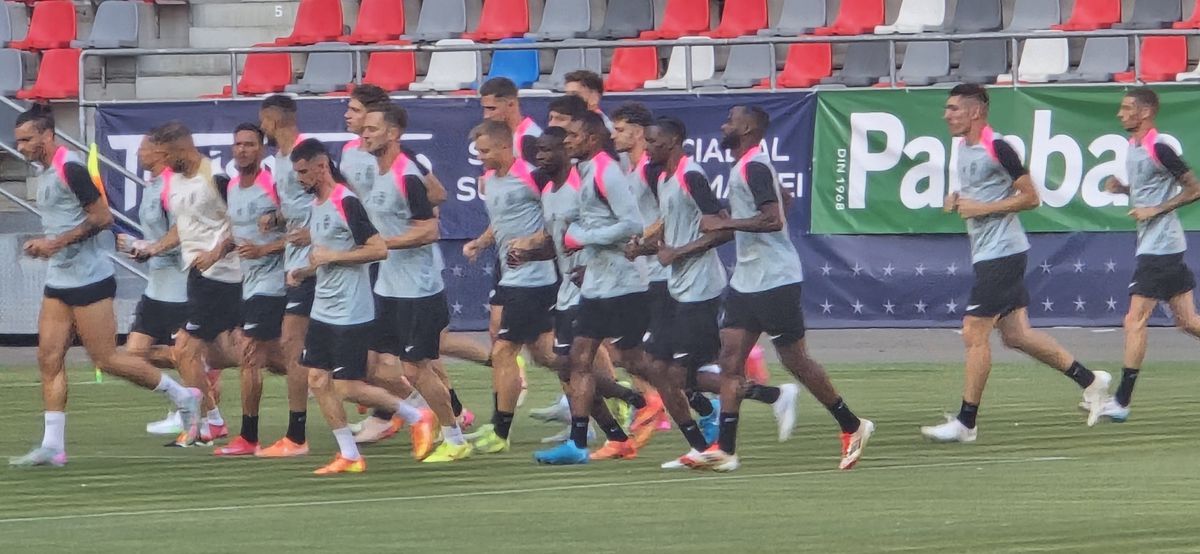 CFR Cluj, DECIMATĂ înaintea Supercupei cu FCSB: cinci absenți importanți + ce l-a șocat pe Dan Petrescu la stadionul „Steaua”