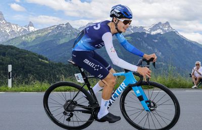 Matthew Riccitello a câștigat etapa a 2-a din Turul Sibiului, la Bâlea Lac, și îmbracă tricoul galben. Un urs a fost văzut pe marginea traseului