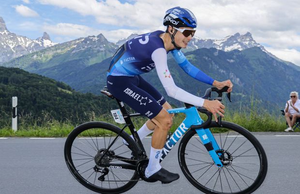 Matthew Riccitello a câștigat etapa a 2-a din Turul Sibiului, la Bâlea Lac, și îmbracă tricoul galben. Un urs a fost văzut pe marginea traseului