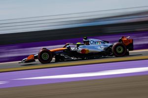 Lando Norris, în fruntea clasamentului, urmat de Leclerc și Hamilton, în a doua sesiune de antrenamente de la Silverstone