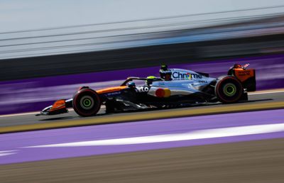 Lando Norris, în fruntea clasamentului, urmat de Leclerc și Hamilton, în a doua sesiune de antrenamente de la Silverstone