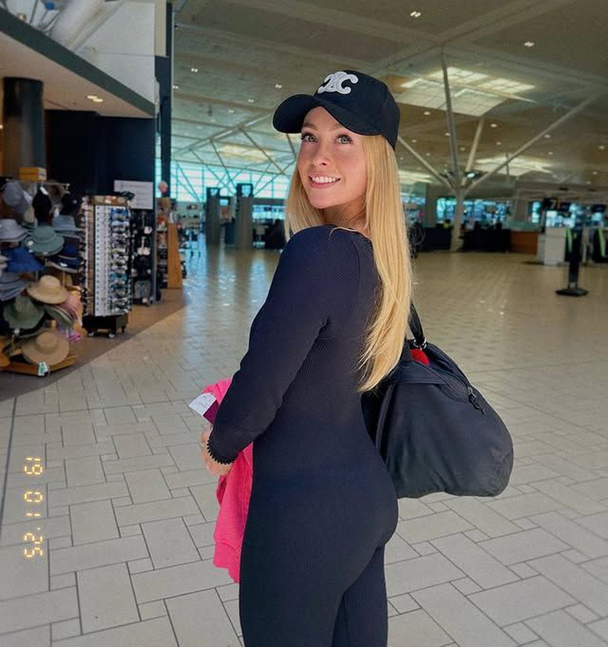 „Încing” iarba la Wimbledon » Cele mai frumoase jucătoare de tenis se vor duela sâmbătă la dublu