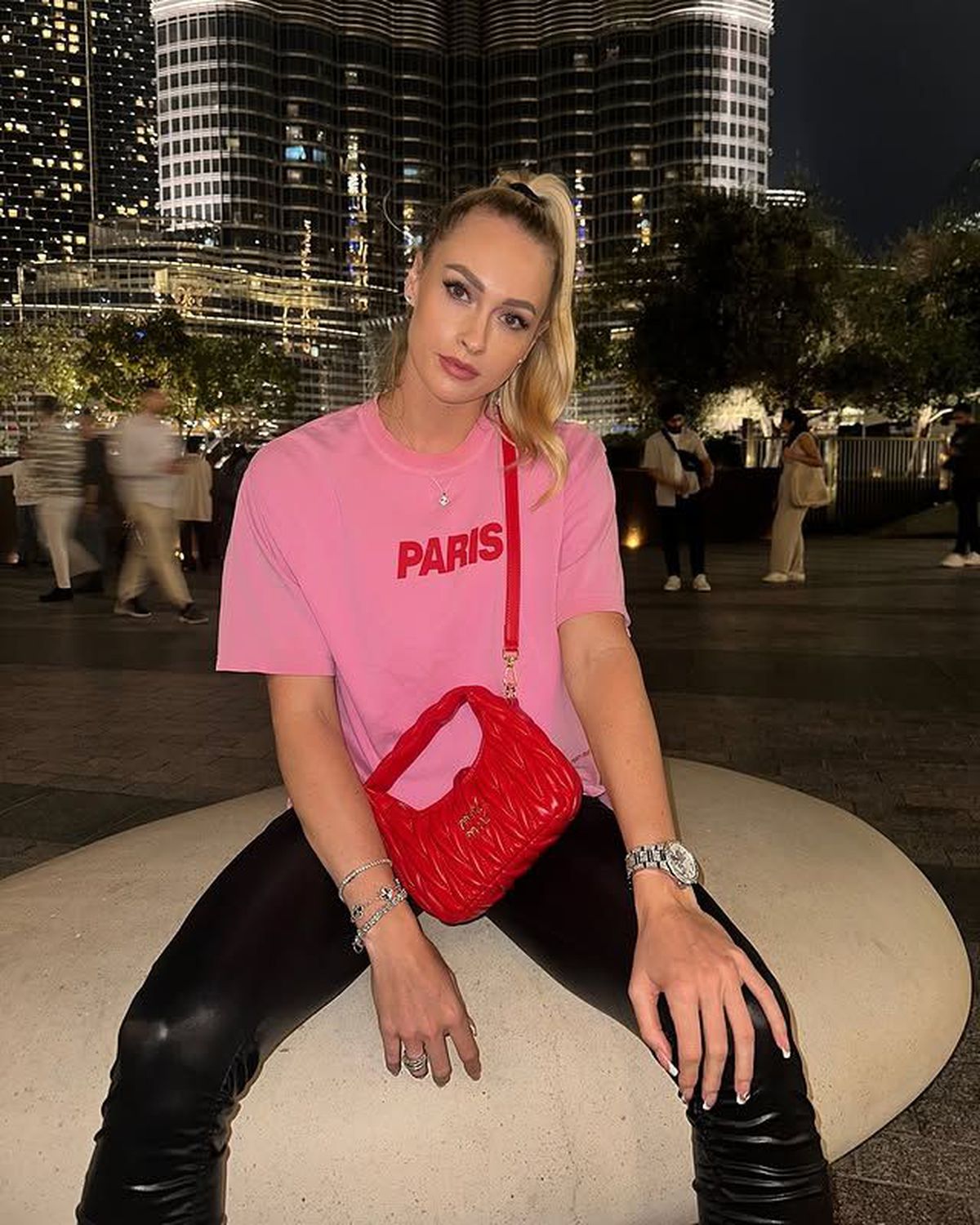 „Încing” iarba la Wimbledon » Cele mai frumoase jucătoare de tenis se vor duela sâmbătă la dublu