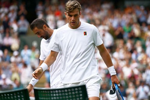 REZUMAT VIDEO La aproape 37 de ani, a produs surpriza zilei la Wimbledon, eliminându-l pe numărul 4 mondial!