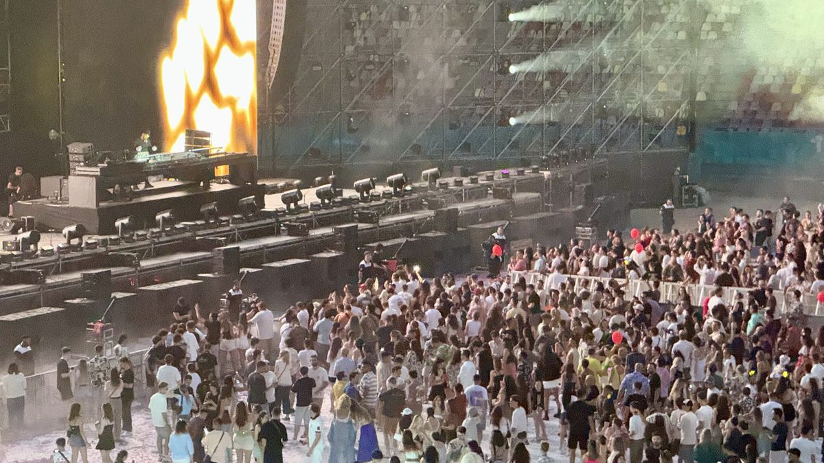 Arena Națională s-a transformat pentru Neversea Kapital! Imagini din prima zi a festivalului din București