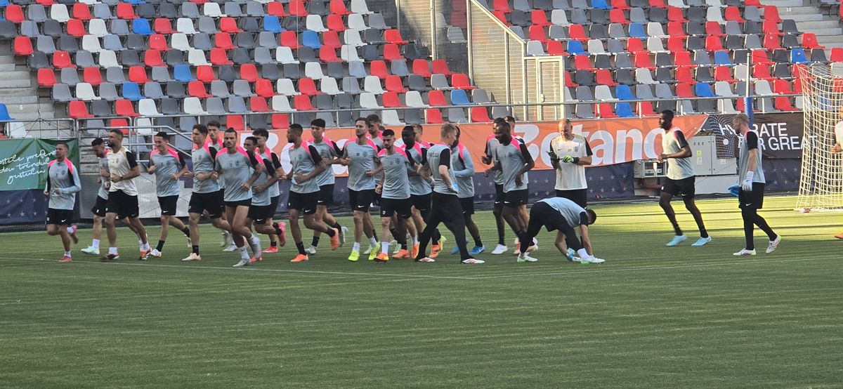 CFR Cluj, DECIMATĂ înaintea Supercupei cu FCSB: cinci absenți importanți + ce l-a șocat pe Dan Petrescu la stadionul „Steaua”