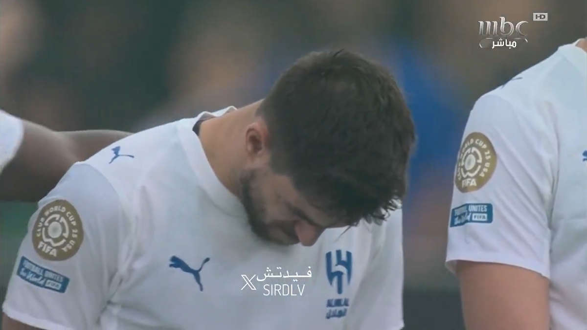 Imagini cutremurătoare la CM al Cluburilor » Au izbucnit în lacrimi pe teren, la momentul de reculegere în memoria lui Diogo Jota