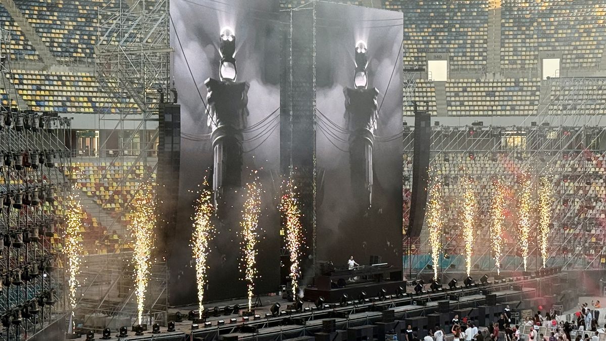 Arena Națională s-a transformat pentru Neversea Kapital! Imagini din prima zi a festivalului din București