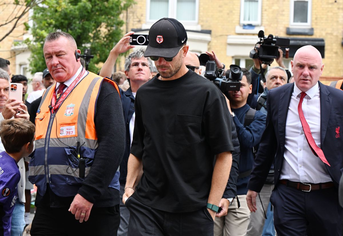 Jucătorul de la care Diogo Jota a „moștenit” numărul 20 la Liverpool a venit pe Anfield pentru a-i aduce un ultim omagiu portughezului