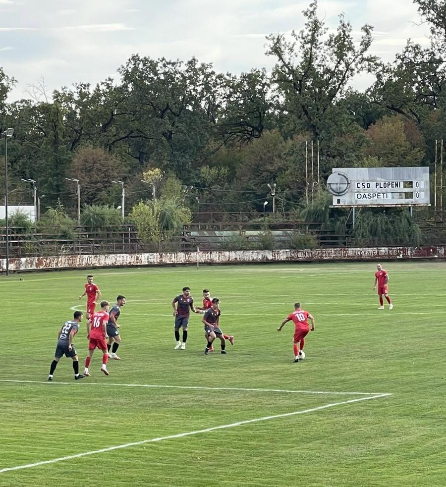 Pe arena „Gheorghe Șilaev” își dispută în prezent meciurile formația CSO Plopeni , în L3. Foto: facebook/CSOPlopeni Ce se întâmplă cu stadionul pe care Hagi a jucat ultimul meci la Steaua înaintea transferului la Real Madrid + Povești cu Gică Popescu și Dan Petrescu: „Cine e, mă, obraznicul ăsta?”