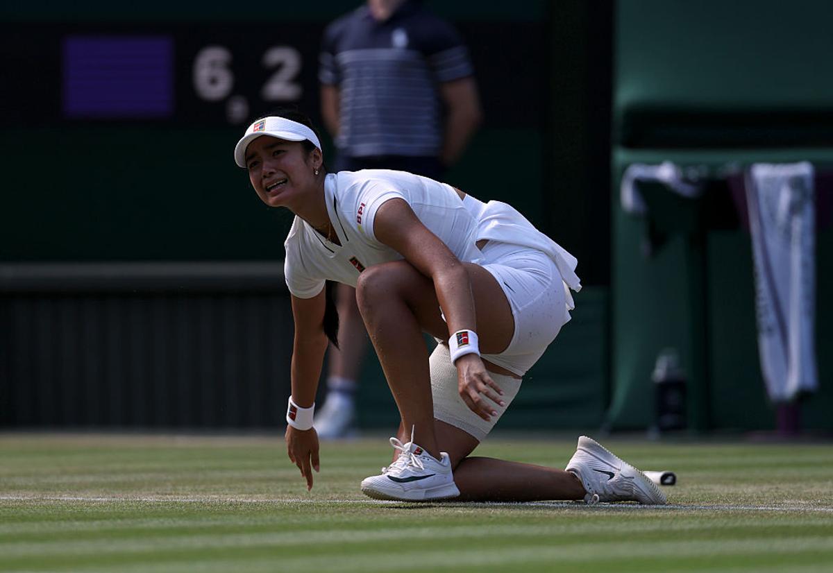Încă un șoc la Wimbledon: campioana en-titre a fost eliminată în turul al treilea! Imagini excepționale cu bucuria