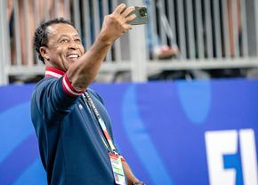 Bubista, selecționerul devenit celebru la Mondial, aplaudat în picioare la conferința de presă