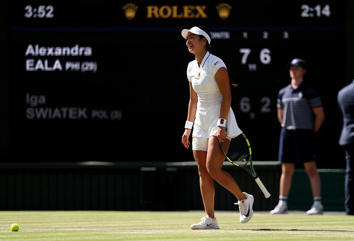 Alexandra Eala a învins-o pe Iga Swiatek la Wimbledon
