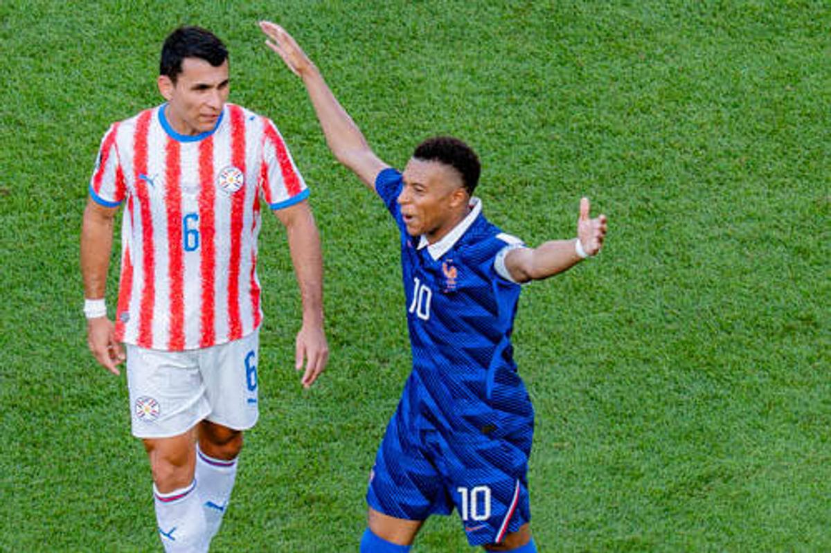 Fără precedent! Cea mai dură reacție de la Mondial: „O rușine, o echipă plină de jucători ridicoli. Arbitrul a fost catastrofal”