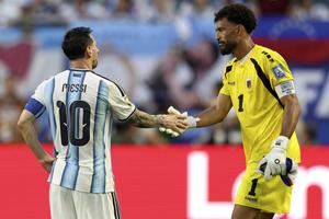 Nu s-ar fi așteptat la așa ceva! Lionel Messi s-a dus la Vozinha după meci și nu l-a lăsat să vorbească: ce a urmat