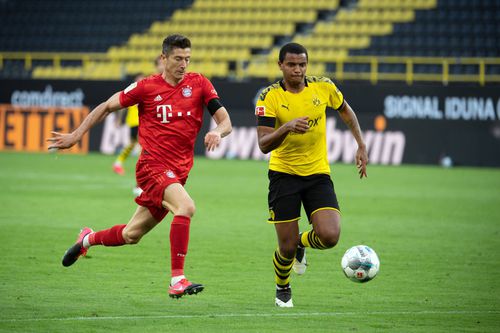 Uli Hoeness, președintele de onoare al lui Bayern Munchen, a pornit iar conflictul, primind replică de la Michael Zorc, directorul sportiv al lui Dortmund.
