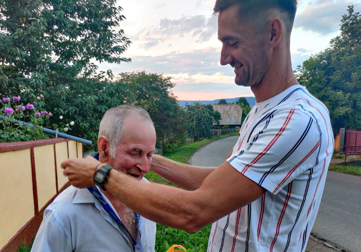 Medalie pentru Moșu' » Gestul extraordinar făcut de vicecampionul olimpic Marius Cozmiuc